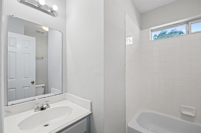 Building Photo - 3215 Rockdale Dr