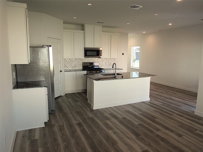 Building Photo - 2807 Glengary River Wy