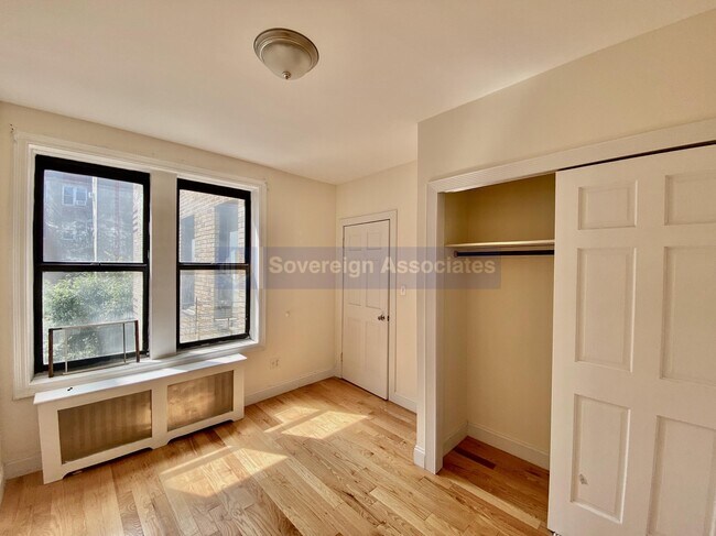 Building Photo - 686 W 204th St