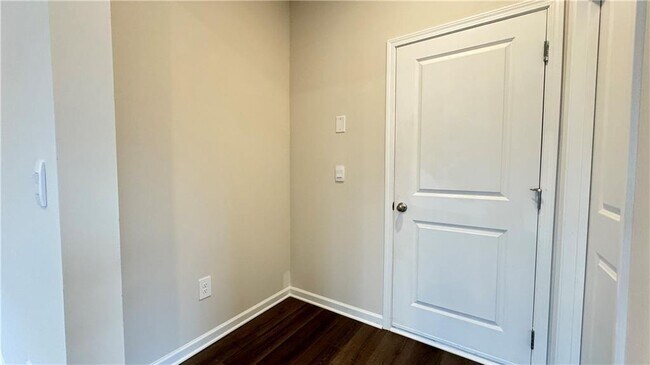 Building Photo - 228 Water Oak Wy