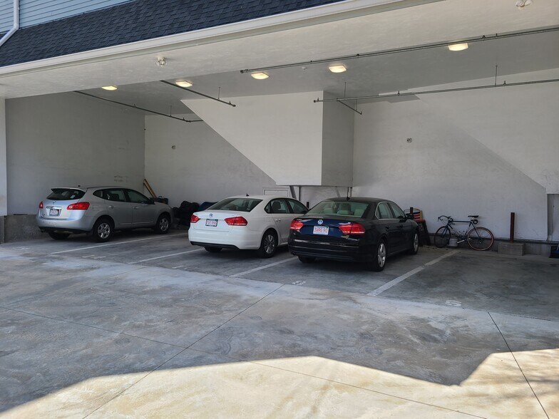 Building Photo - 12 Fern St