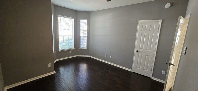 Building Photo - 21703 Sierra Long Dr