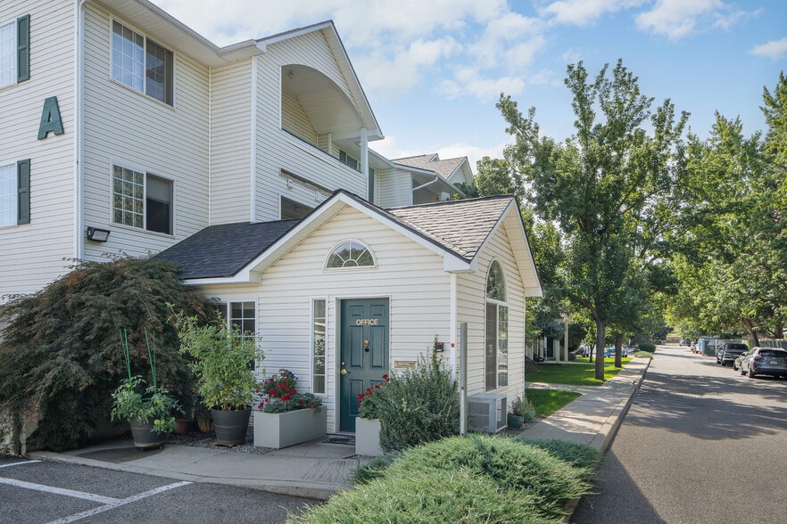 Building Photo - Granite Court Apartments