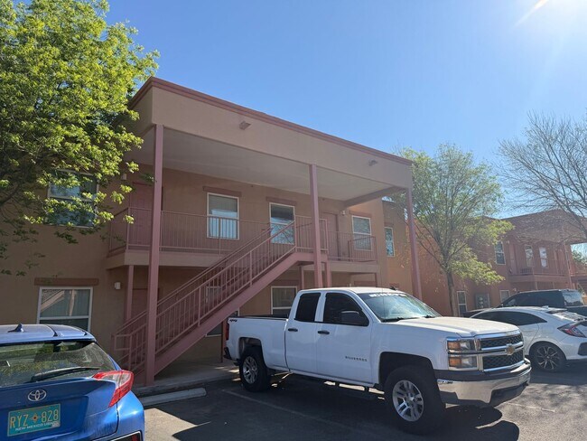 Building Photo - 2300 Stern Dr
