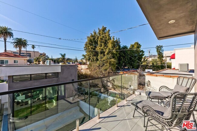 Building Photo - 489 S Willaman Dr