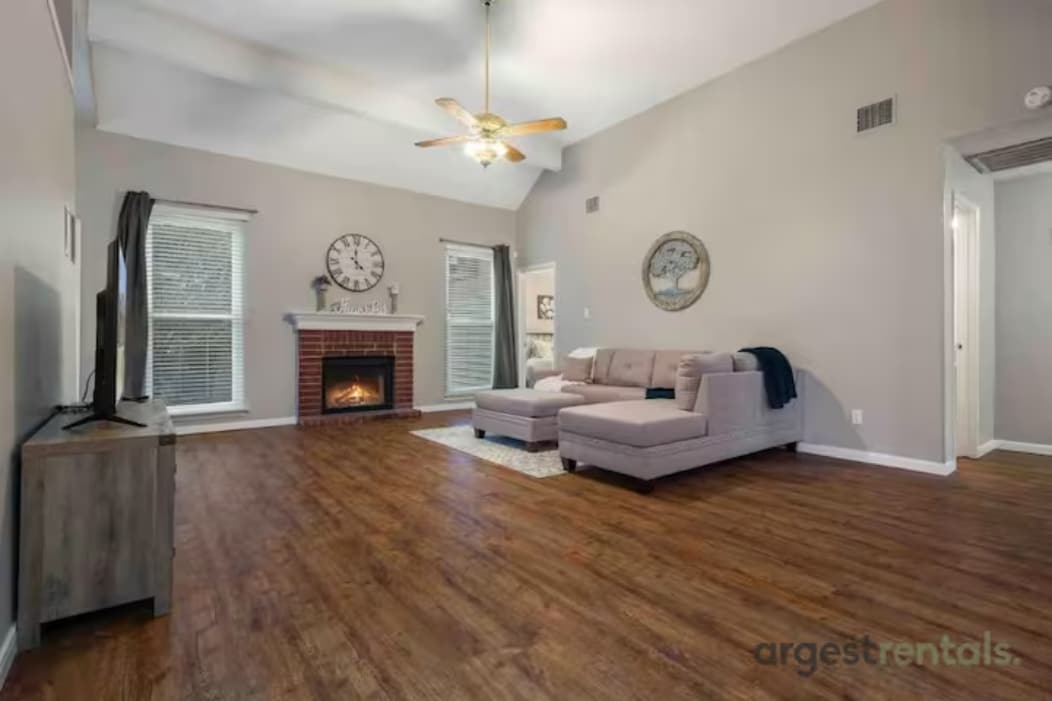 Building Photo - 4143 Norway Ln