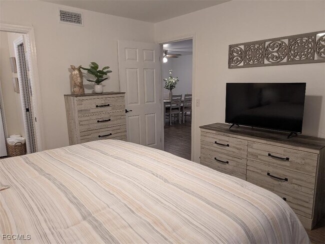 Building Photo - 15493 Admiralty Cir