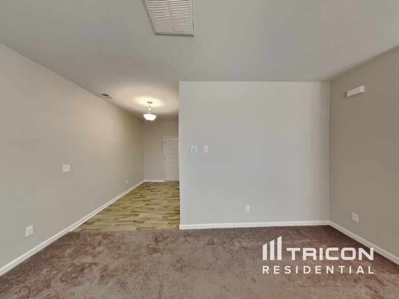 Building Photo - 2900 Dallas Ct