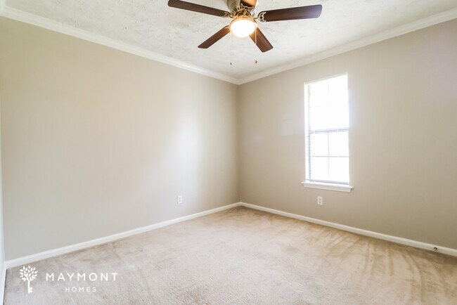 Building Photo - Charming North Little Rock Home with 2-Car Garage