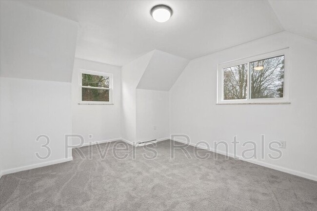 Building Photo - 1303 Cloverdale St