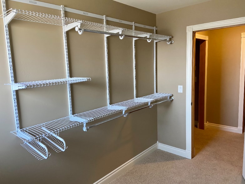 Building Photo - 2561 Overlook Blvd