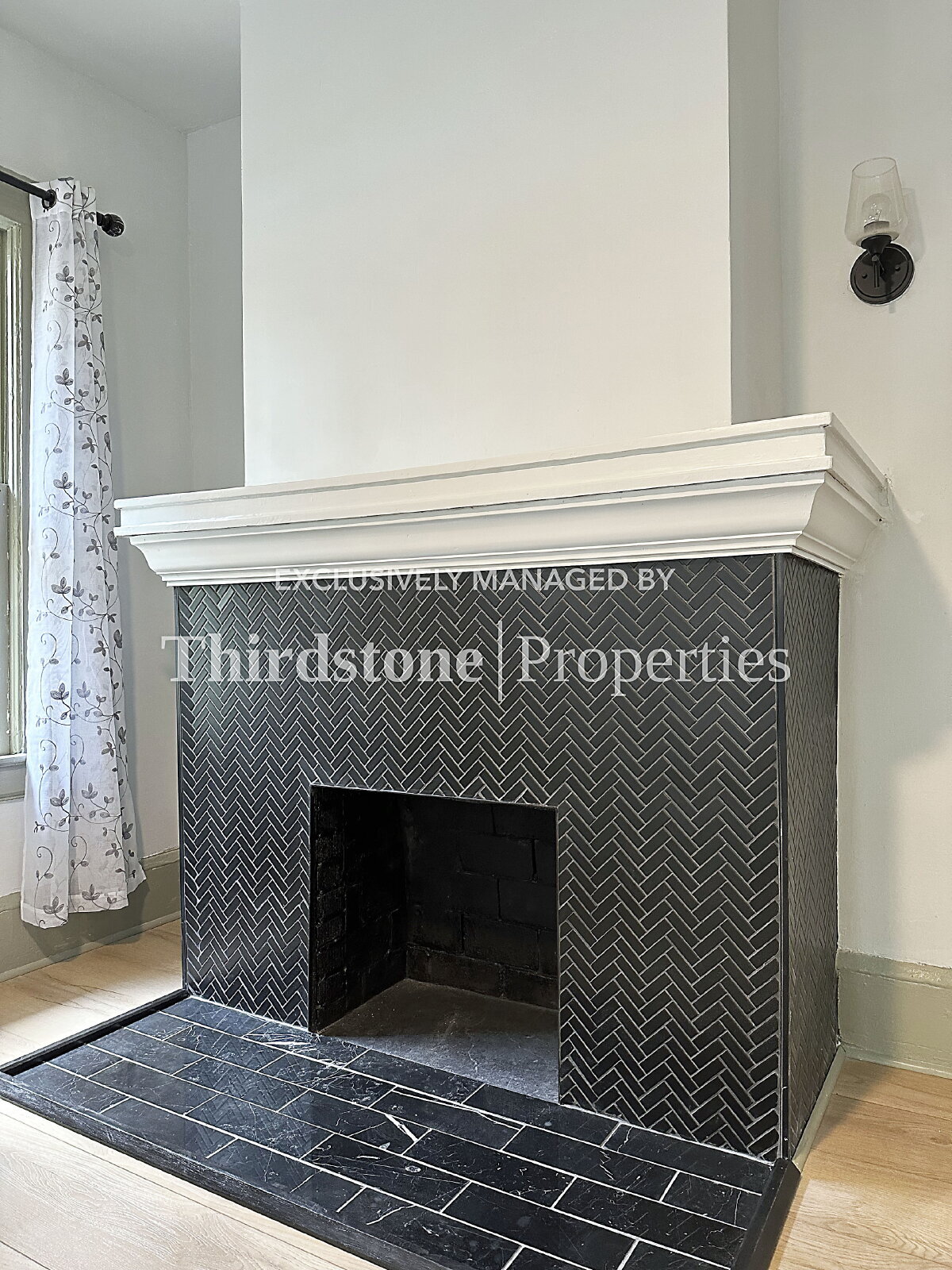 Building Photo - 2030 Redwing St