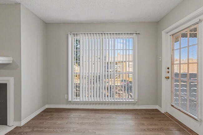 Building Photo - 3621 W Northgate Dr