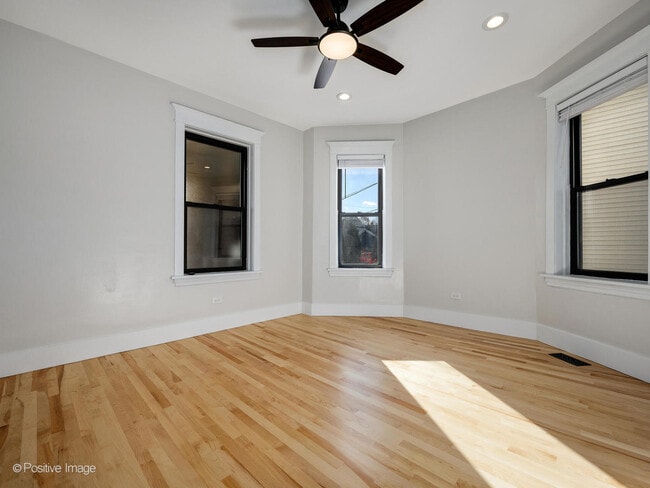 Building Photo - 2415 W Warner Ave