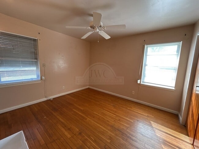 Building Photo - 1008 Goode Dr