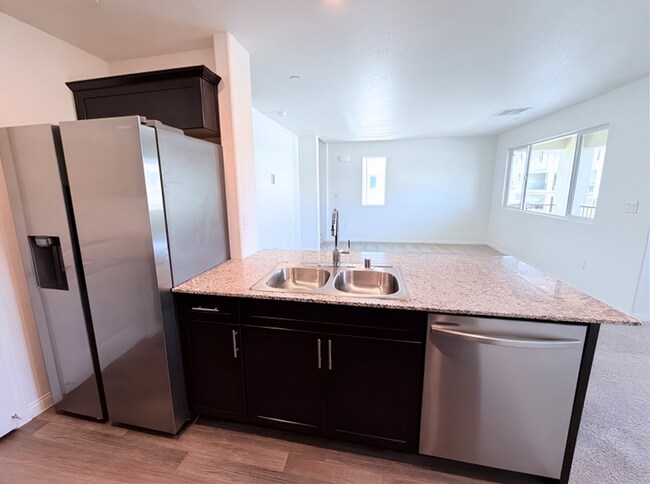 Building Photo - Stunning Tri-Level Townhome with Breathtaking Nevada Mountain Views