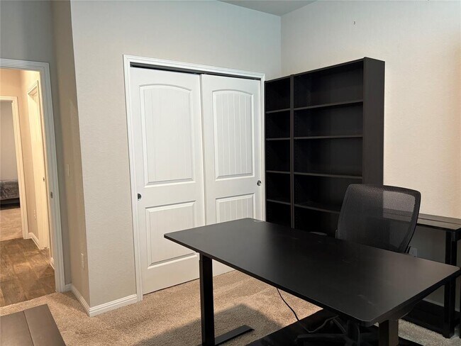 Building Photo - 505 Rainmaker Ln