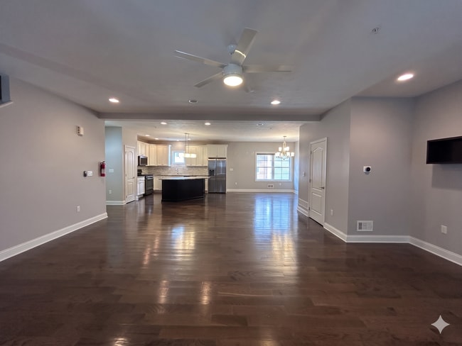 Building Photo - Modern Townhome with Garage/Central Air