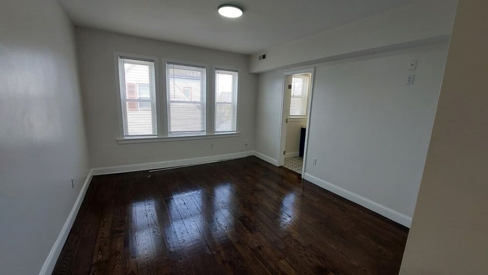 Building Photo - 69 Mora St