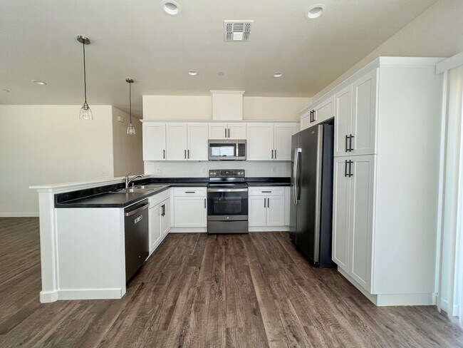 Building Photo - 29 Palms Home with Solar