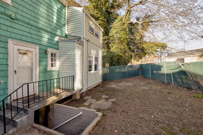 Building Photo - Great 4 Bedroom in 16th st Heights