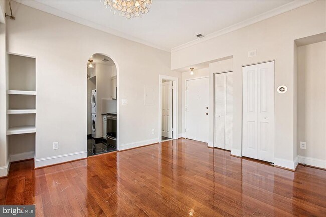 Building Photo - 2008 16th St NW