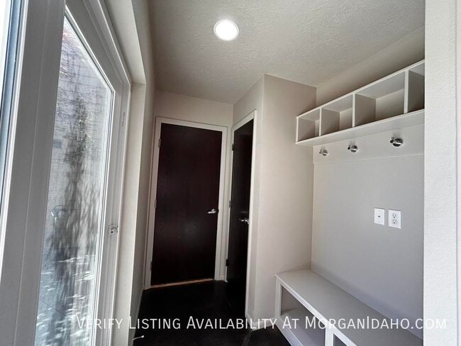 Building Photo - 10175 W Carlton Bay Dr