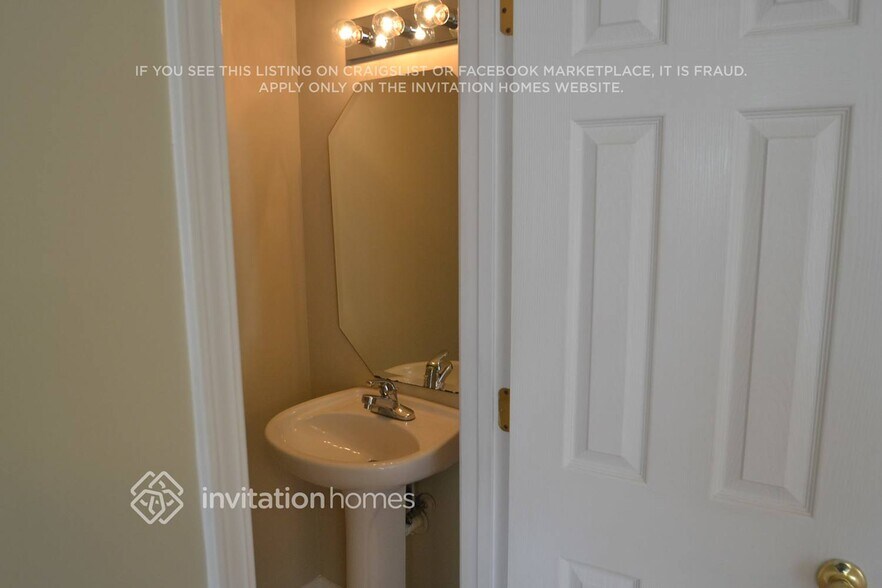 Building Photo - 1304 Red Tallen Ct