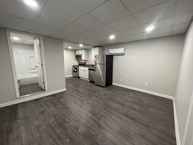 Primary Photo - Cozy One Bedroom Apartment