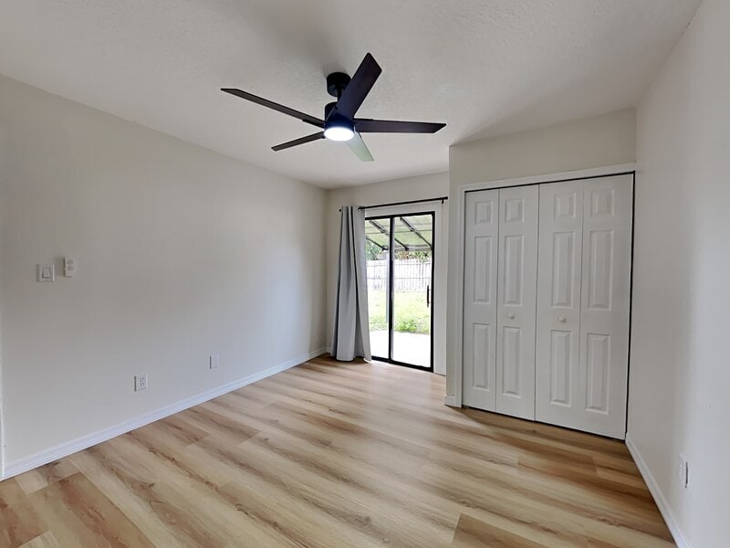 Building Photo - 739 Golden Sunshine Cir