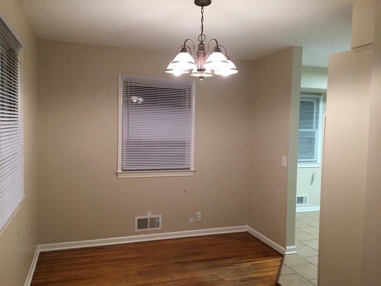 Dining room - 4016 North 92nd Circle