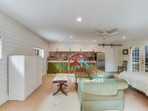 Building Photo - Available Mid July: Studio in Historic District