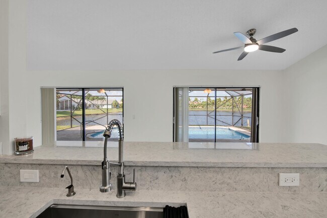 Building Photo - 5625 Aspen Ridge Cir
