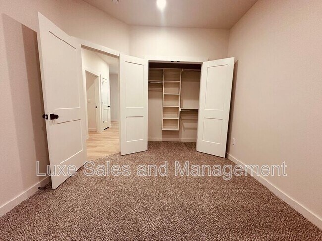 Building Photo - 8229 NW 163rd Ter