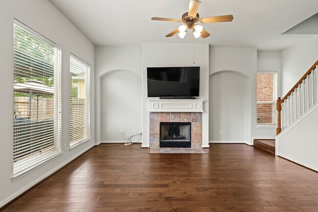 Building Photo - 4030 Chestnut Bend