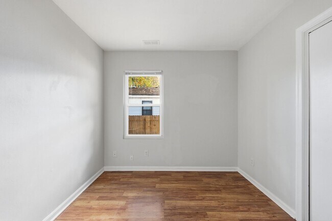 Building Photo - 116-118 Armon Ave