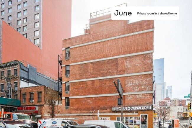 Building Photo - Room in Shared 3 bed/1 bath home in Hell's Kitchen