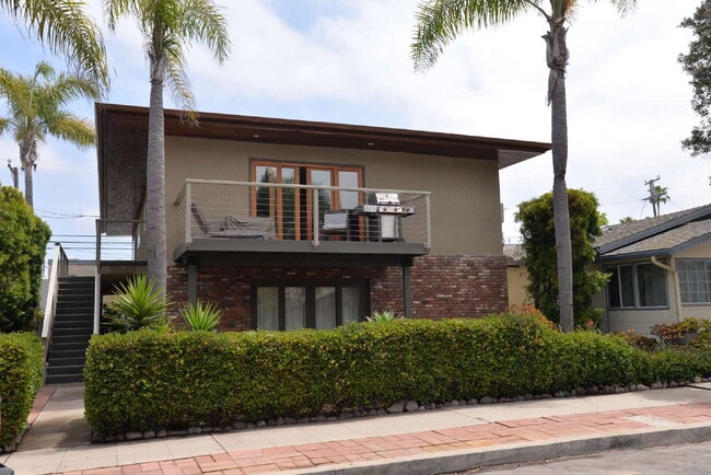 Building Photo - LIVE THE OCEAN BEACH LIFESTYLE!