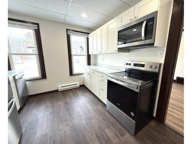 Building Photo - 752 McSorley St