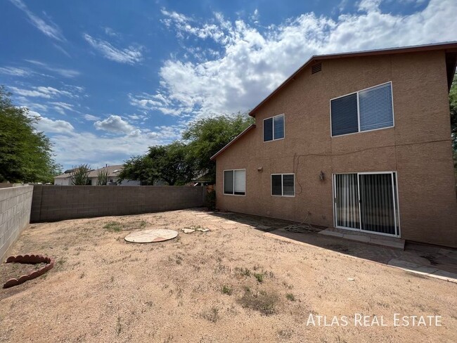 Building Photo - 8050 N Hobby Horse Ct