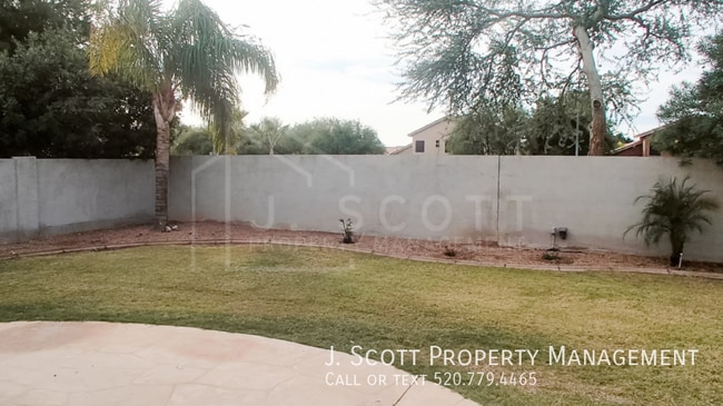 Building Photo - 7417 W Candelaria Dr