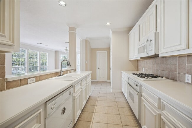 Building Photo - 2626 Commonwealth St