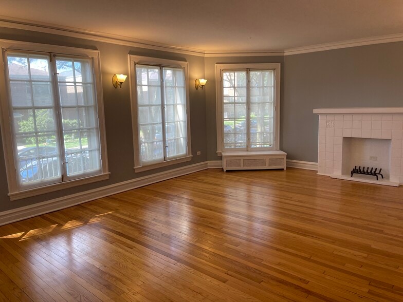 Living Room - 723 Dobson St