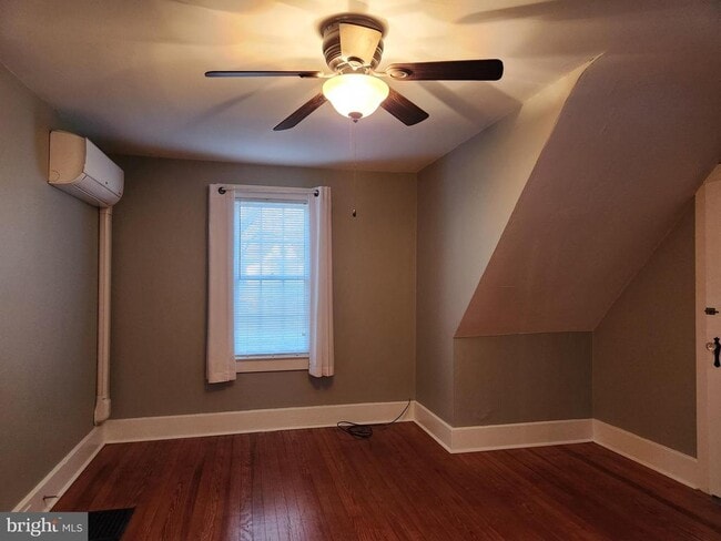 Building Photo - 114 N Pine St