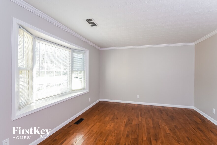 Building Photo - 1348 Arden Dr SW
