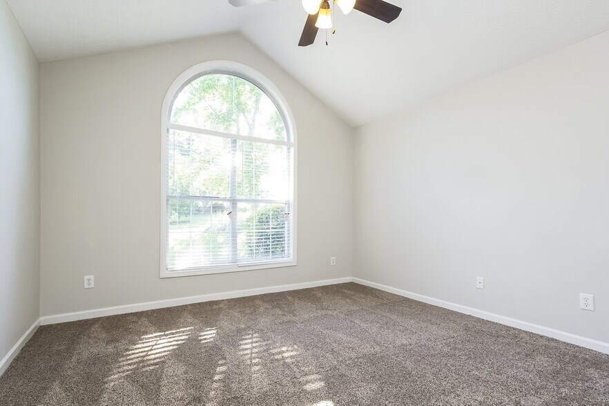 Building Photo - 2585 Fairmont Park Ct