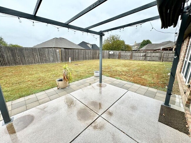 Building Photo - 8916 N 155th E Ave