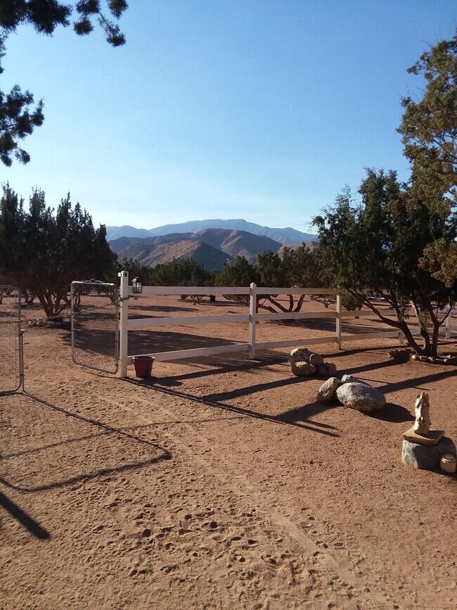 Building Photo - 32923 Tindall Ave