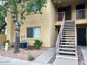 Building Photo - 653 W Guadalupe Rd