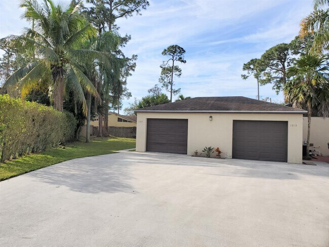 Building Photo - 1313 Periwinkle Pl
